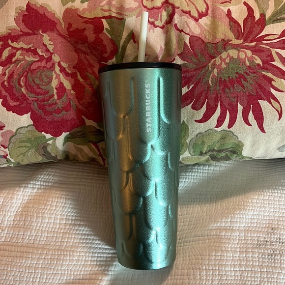 STARBUCKS sz Venti 24 oz Large Metal
Dual-Wall Insulated Green Scale Mermaid NEW - Picture 1 of 13